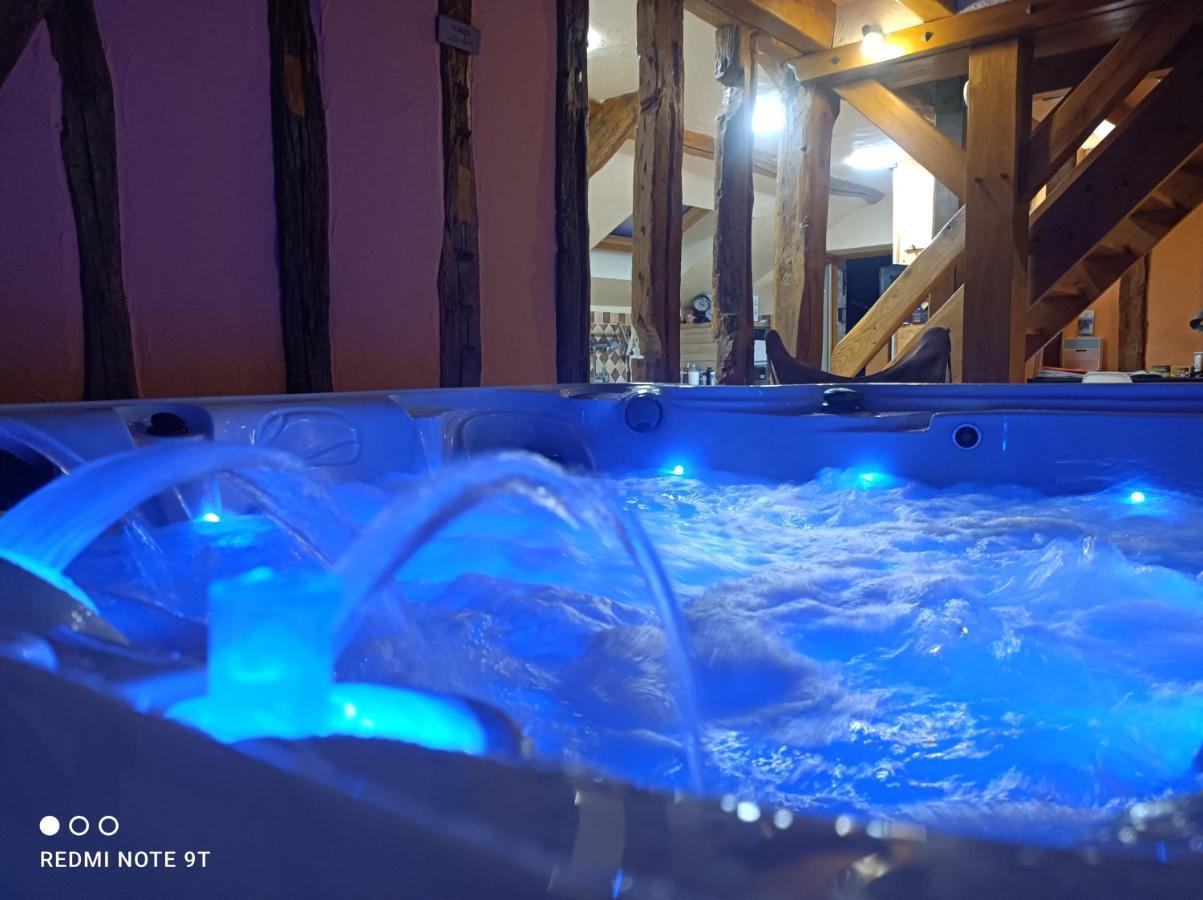Sauna & Double Jacuzzi Interieur Et Sous Les Etoiles 1H30 Paris Ladon Exterior foto